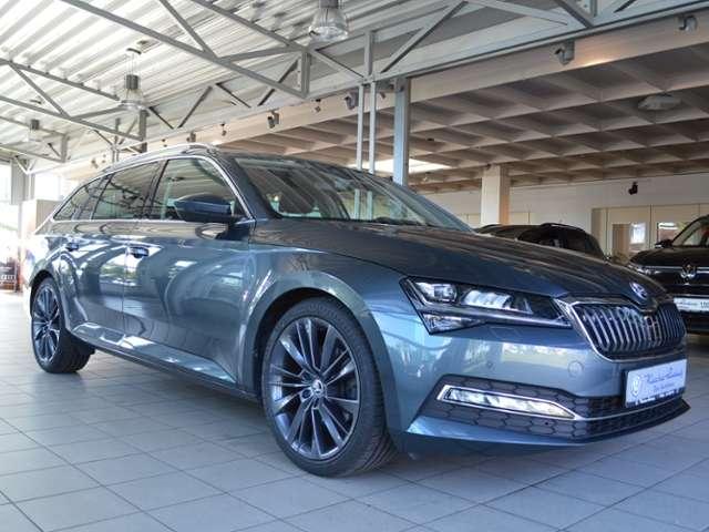 Skoda Superb Combi 2,0 TDI DSG Style AHK LED NAVI