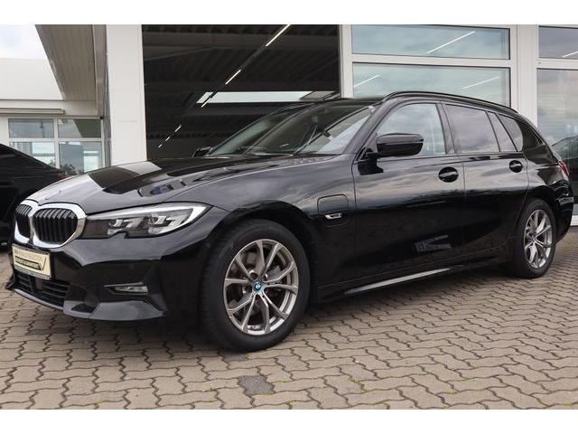 BMW  320  320e Touring Sport Line/ACC/RFK/DrivingAss./Navi