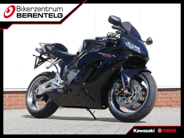 Honda CBR 1000 RR  CBR1000RR Fireblade SC57